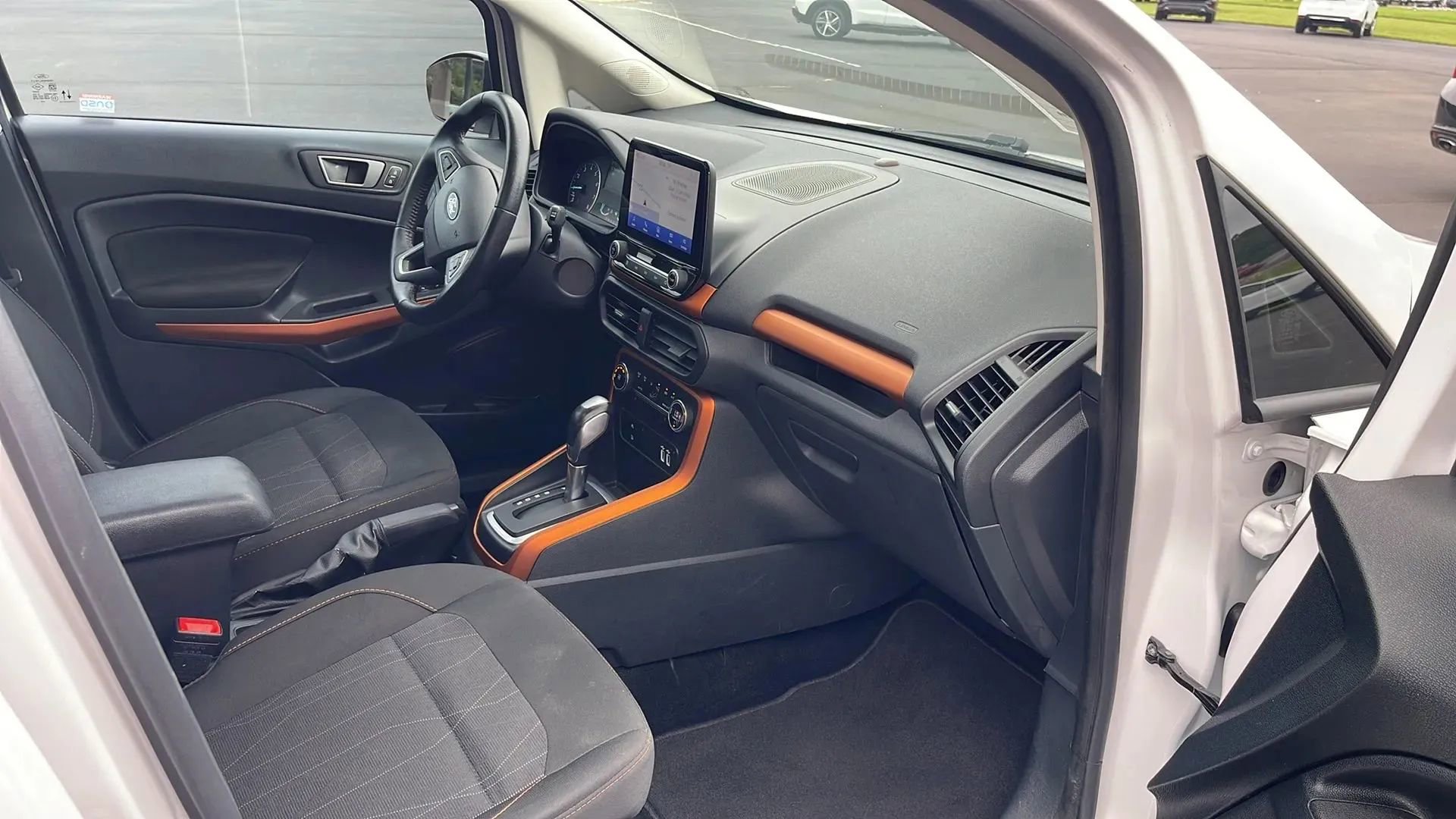 Used 2021 Ford EcoSport SE w/ SE Convenience Package image 28