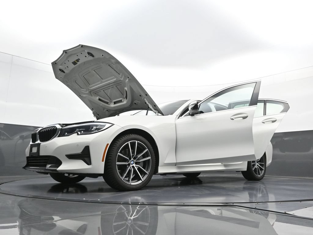 Used 2021 BMW 330i xDrive Sedan w/ Driving Assistance Package AWD/4WD image 39