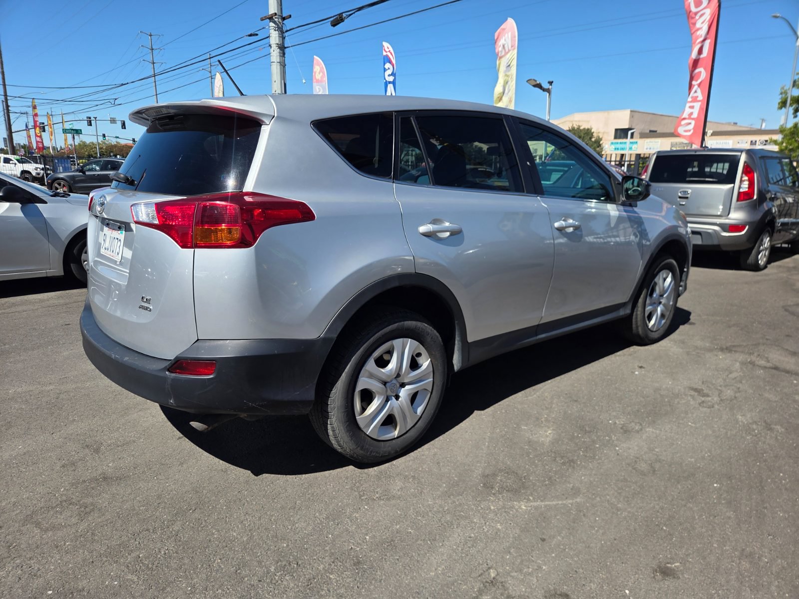 Used 2013 Toyota RAV4 LE AWD/4WD image 4