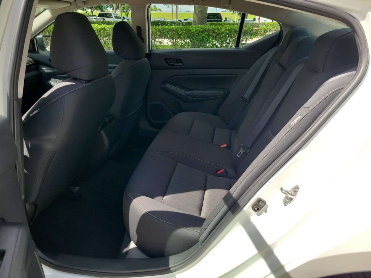 Used 2025 Nissan Altima 2.5 SV FWD image 9