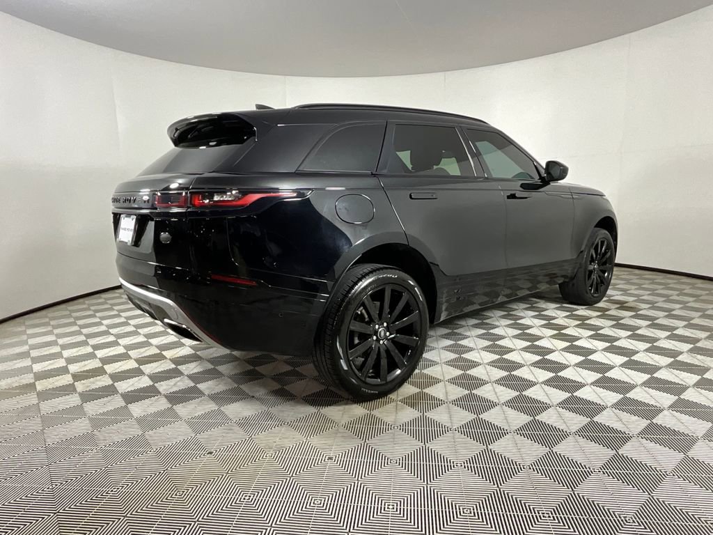 Used 2018 Land Rover Range Rover Velar R-Dynamic SE AWD/4WD image 4