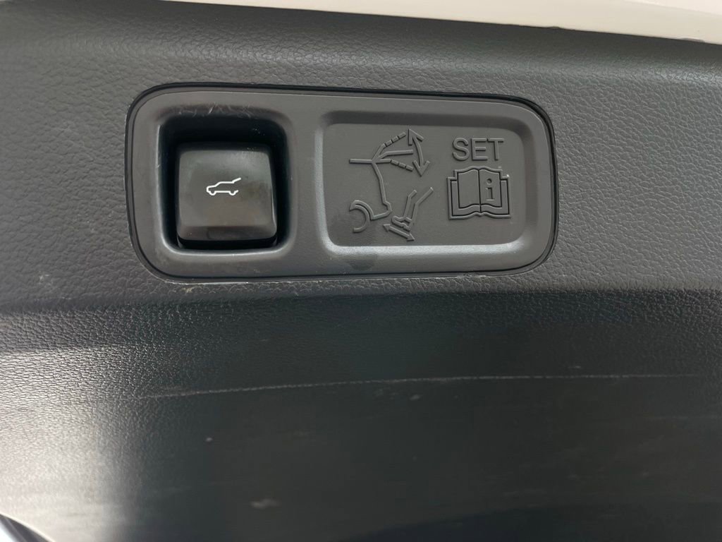 Used 2023 Ford Expedition Platinum image 43