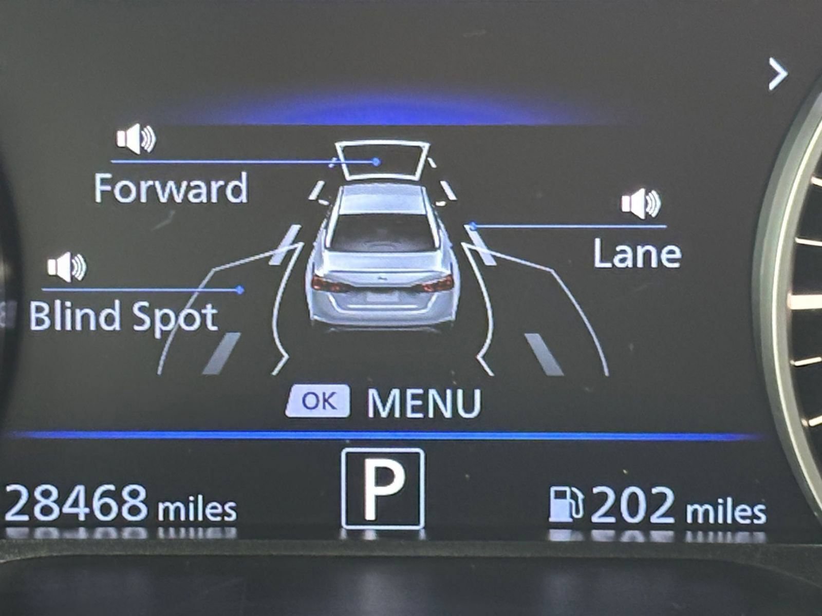 Used 2025 Nissan Altima 2.5 SV FWD image 41