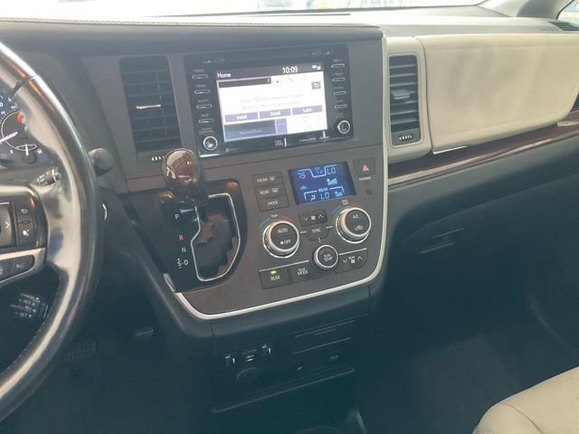 Used 2020 Toyota Sienna Limited Premium FWD image 13