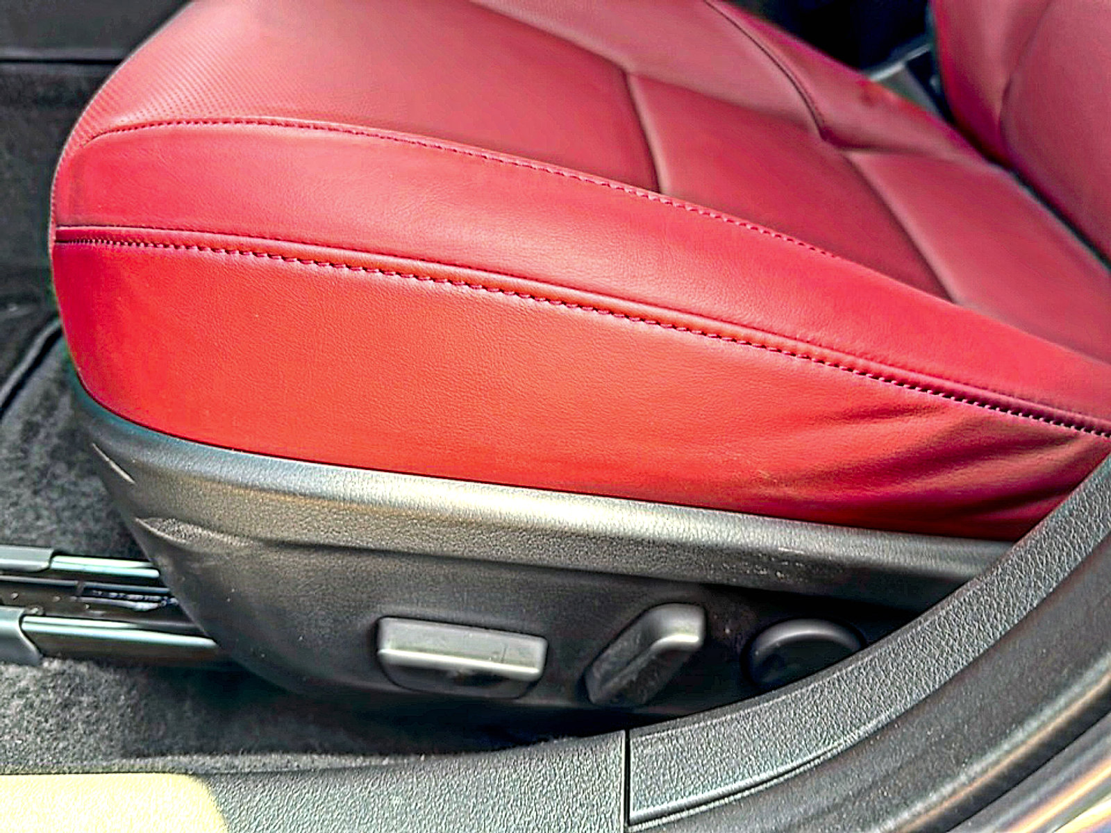 New 2025 MAZDA MAZDA3 Carbon image 12