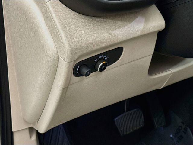 Used 2023 Buick Envision Preferred AWD/4WD image 11