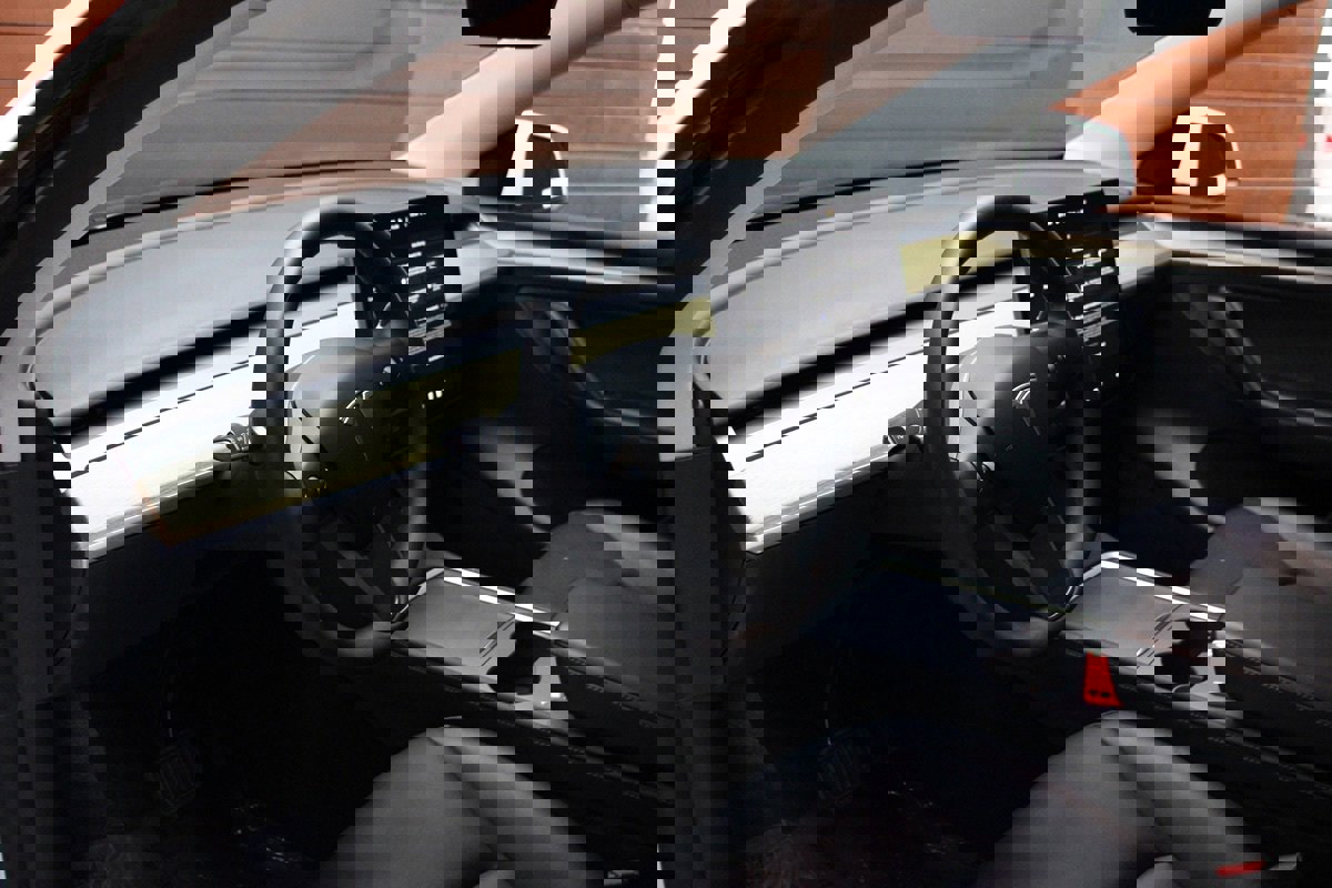 Used 2022 Tesla Model Y Long Range image 45