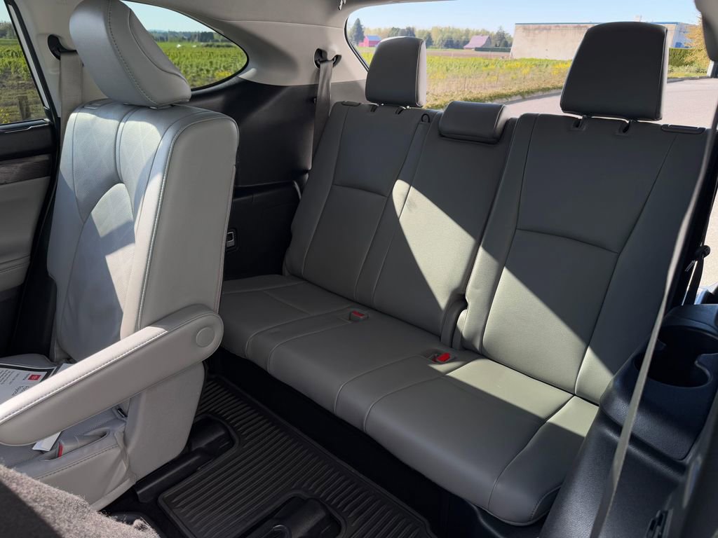 Used 2022 Toyota Highlander Platinum AWD/4WD image 27
