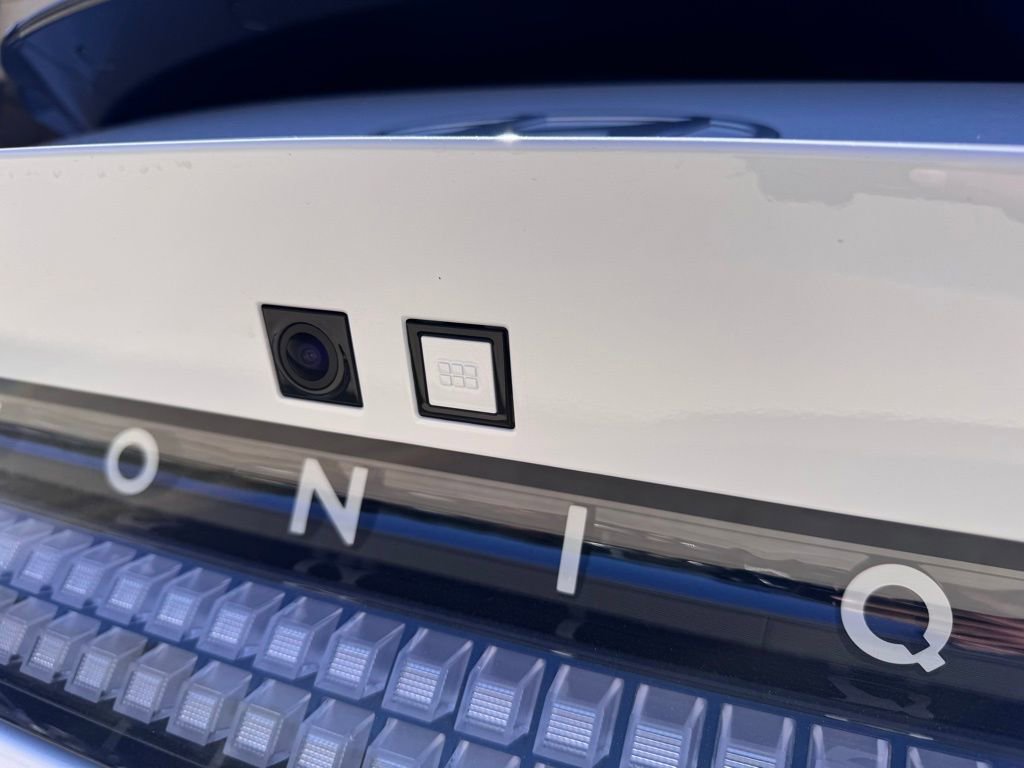 New 2025 Hyundai Ioniq 6 SEL image 15