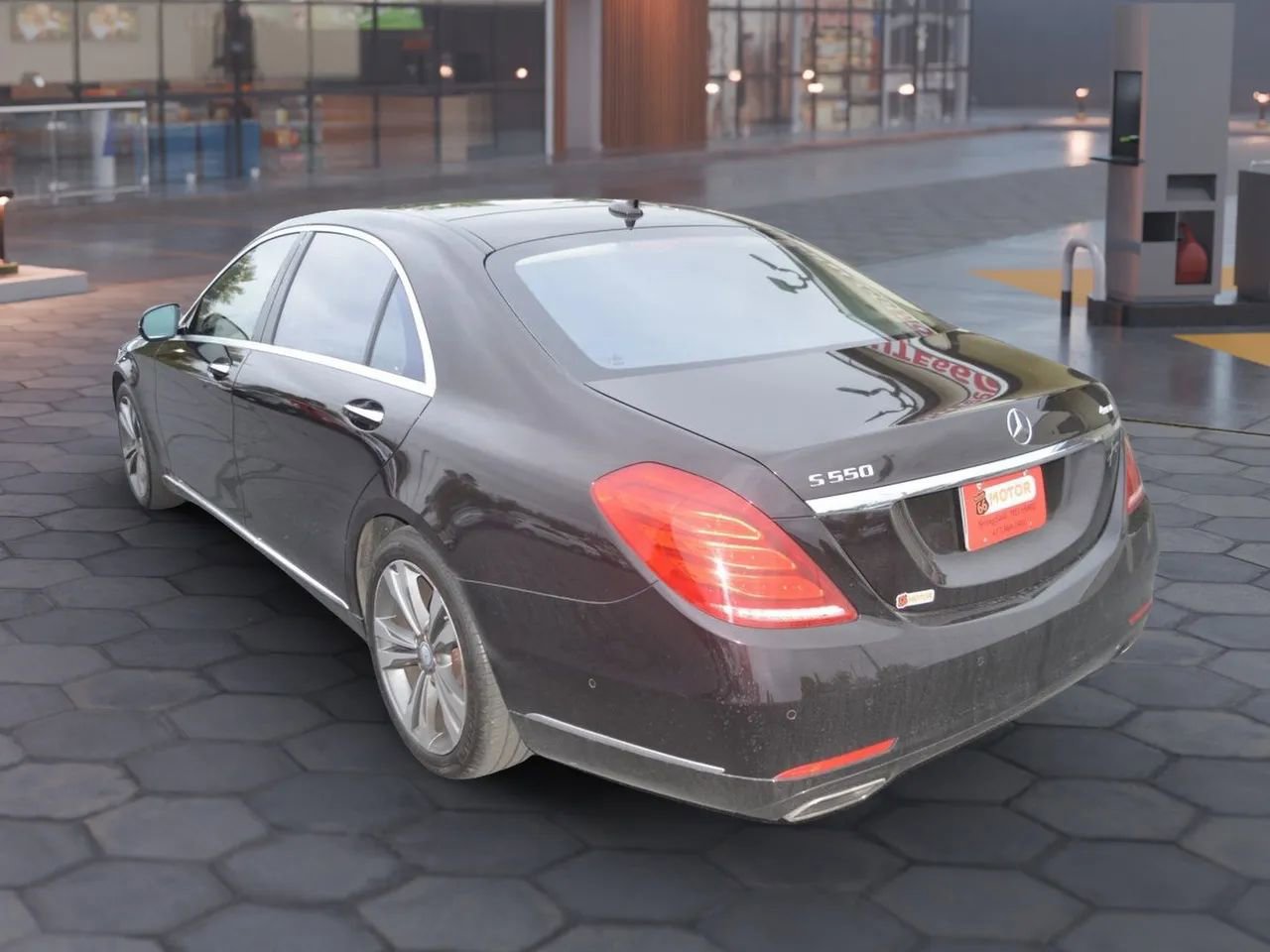 Used 2015 Mercedes-Benz S 550 4MATIC Sedan w/ Premium 1 Package image 4