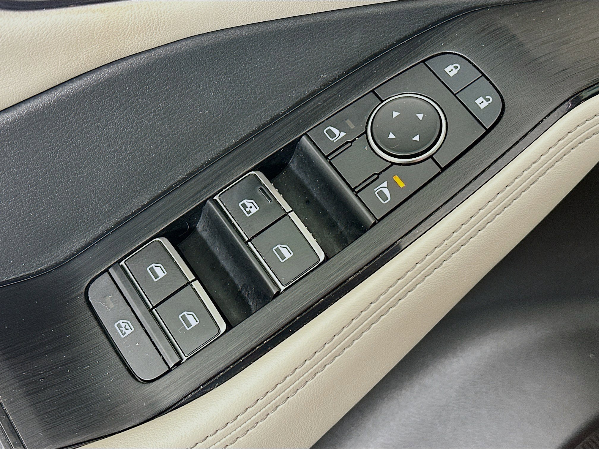 Used 2022 Nissan Rogue SL w/ SL Premium Package image 15