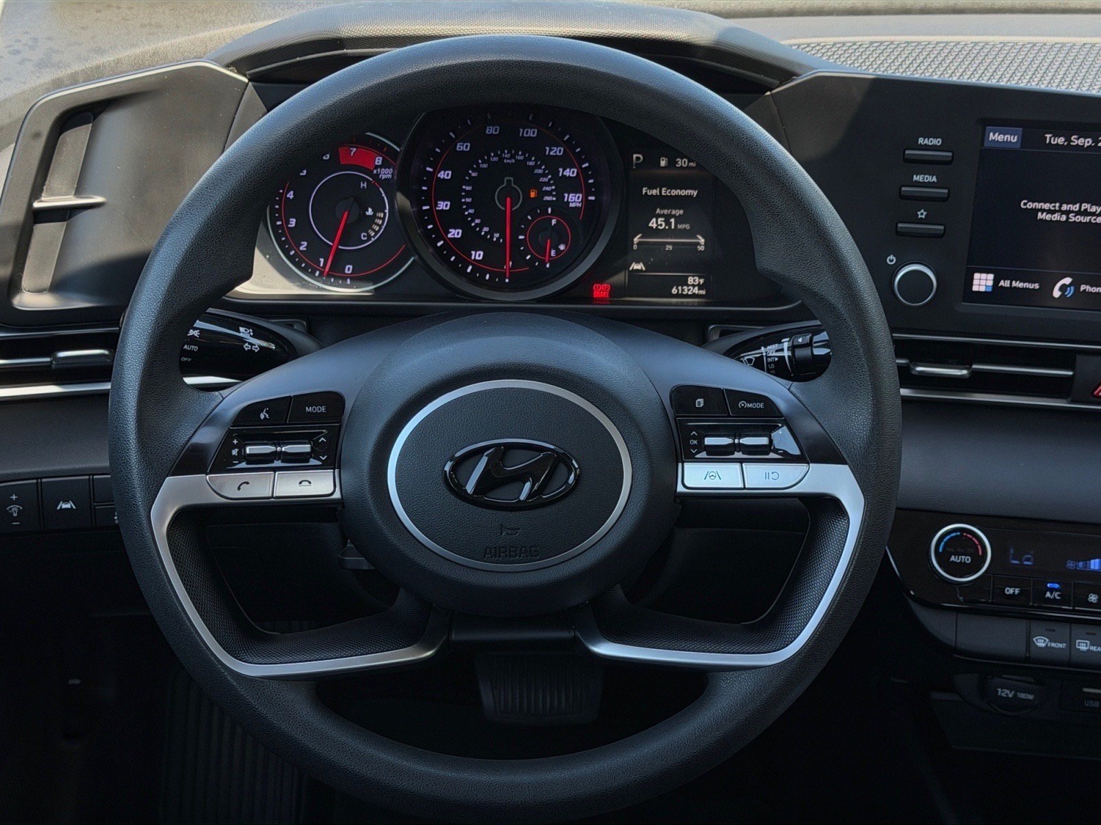 Used 2023 Hyundai Elantra SEL w/ Cargo Package FWD image 21