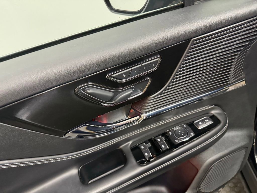 Used 2022 Lincoln Corsair AWD w/ Premium Package image 21