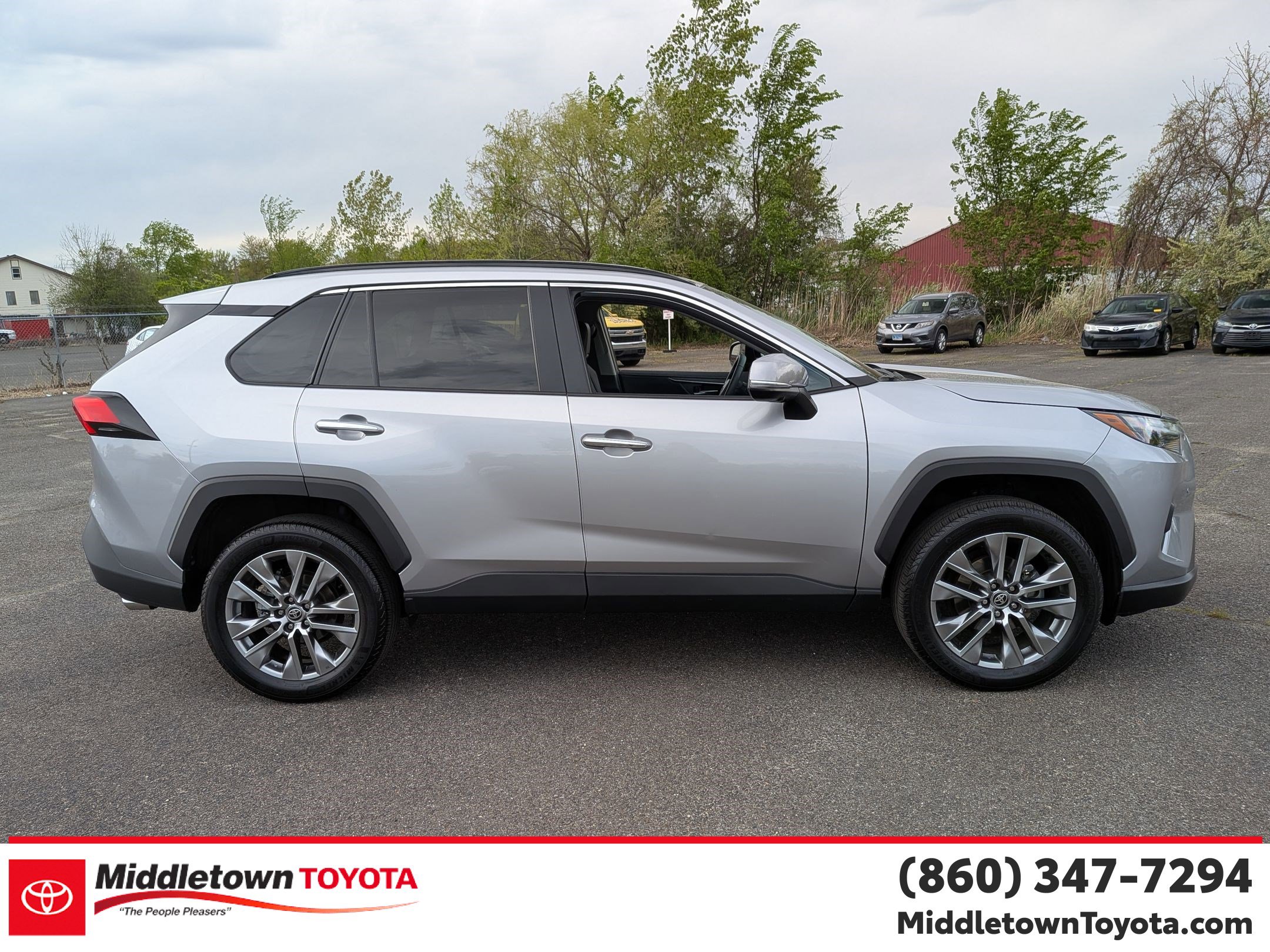 Used 2023 Toyota RAV4 Limited AWD/4WD image 2