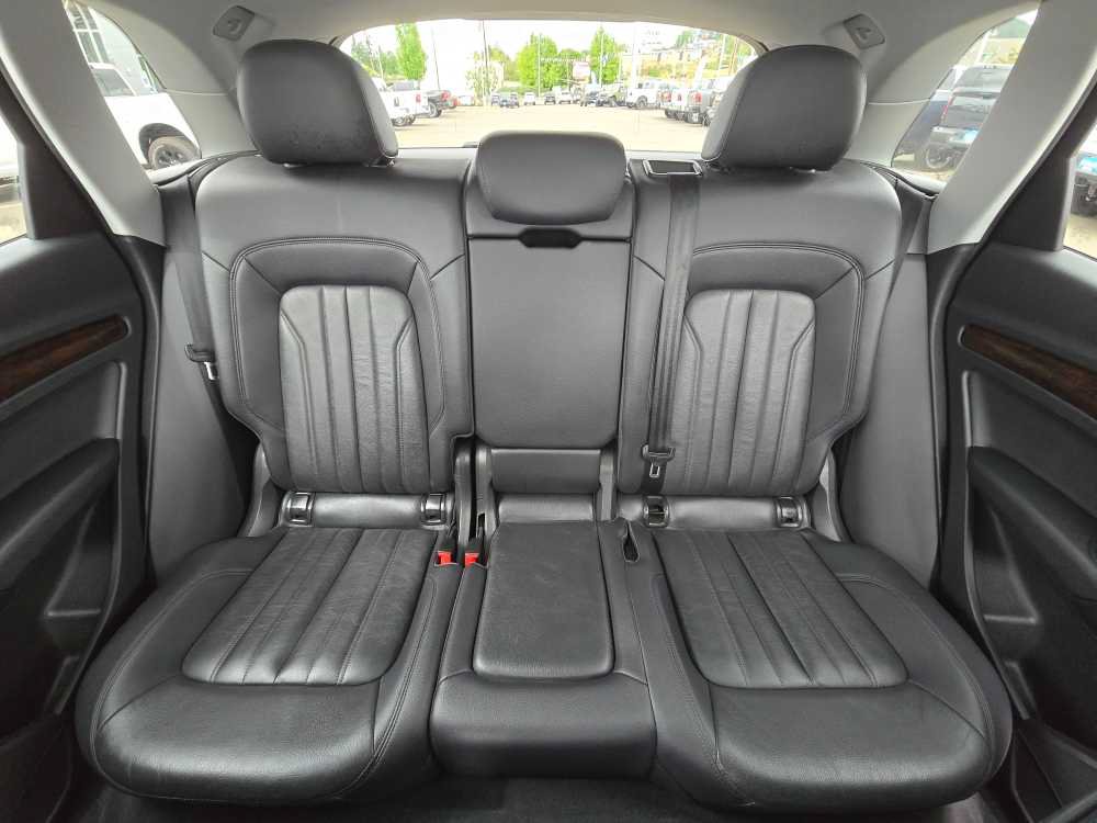 Used 2018 Audi Q5 2.0T Premium w/ Convenience Package AWD/4WD image 17