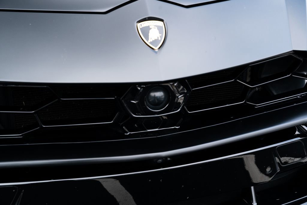 Used 2021 Lamborghini Urus AWD/4WD image 6