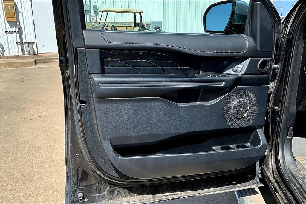 Used 2020 Ford Expedition Platinum image 21