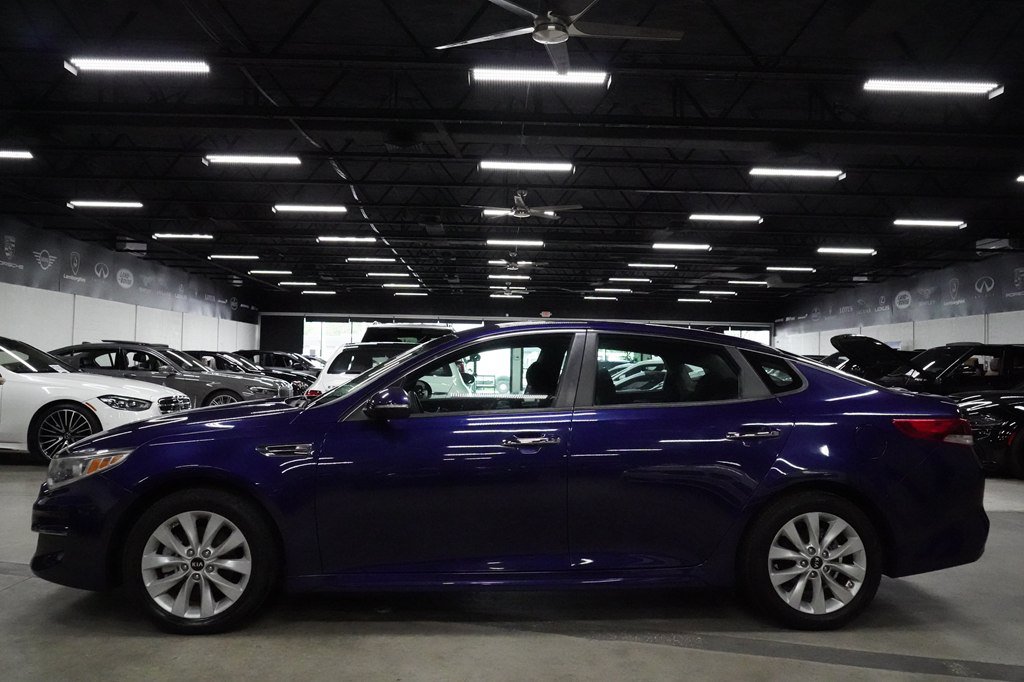 Used 2017 Kia Optima LX FWD image 2