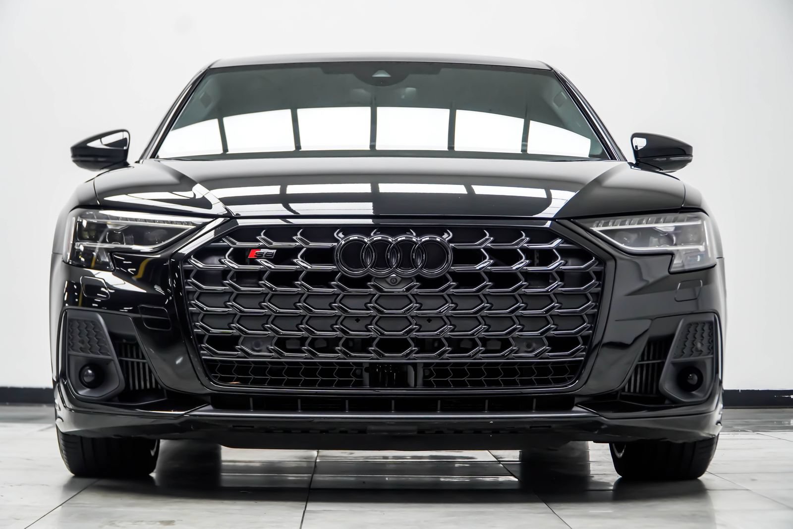 Used 2024 Audi S8 w/ S8 Comfort Plus Package AWD/4WD image 9
