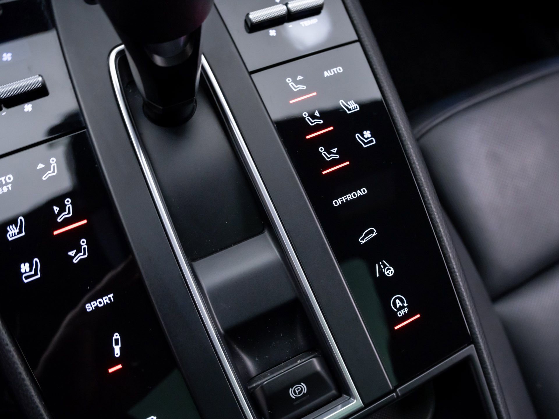 Certified 2023 Porsche Macan S AWD/4WD image 20