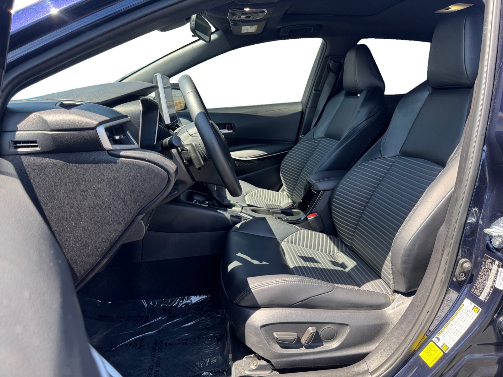 Used 2025 Toyota Corolla XSE FWD image 9