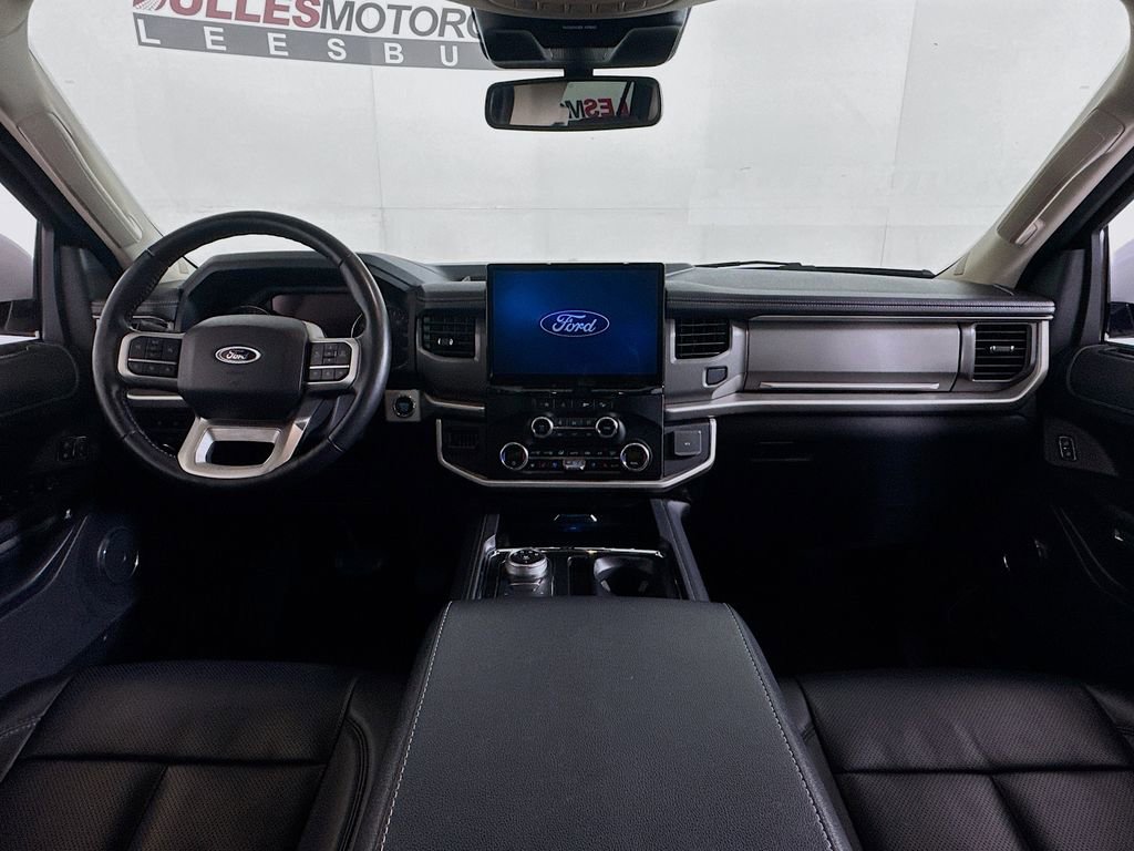 Used 2024 Ford Expedition XLT image 30