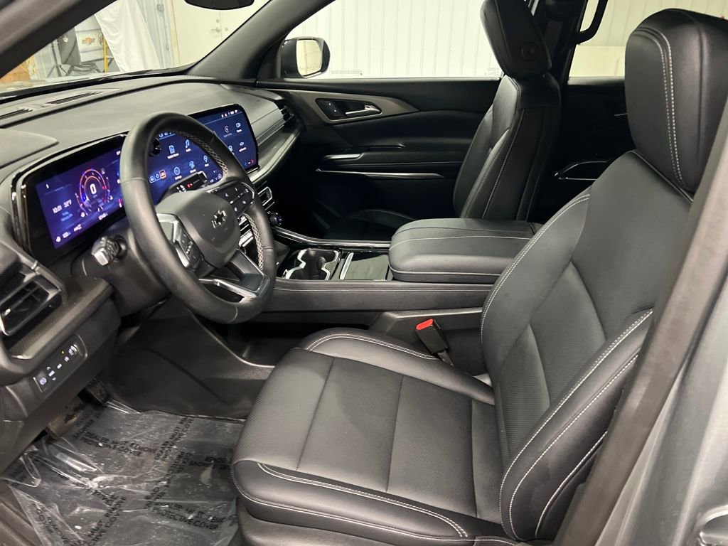 Certified 2024 Chevrolet Traverse LT w/ Midnight/Sport Edition image 13