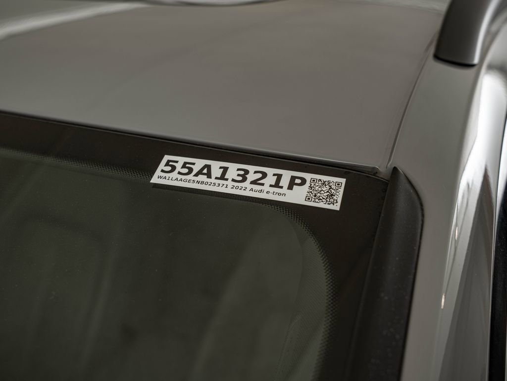 Used 2022 Audi e-tron Premium Plus w/ Premium Plus Package image 9