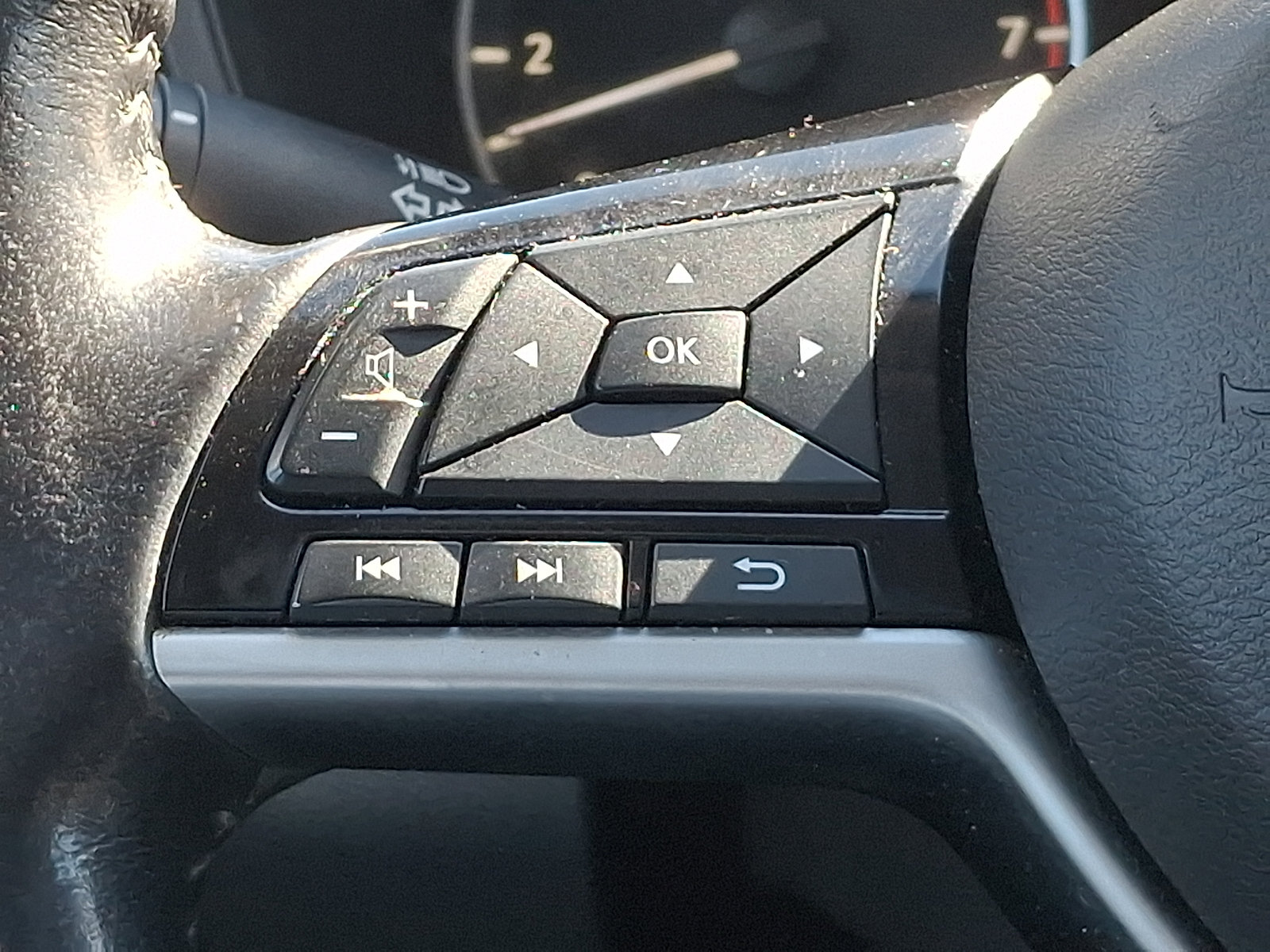 Used 2024 Nissan Altima 2.5 SV w/ SV Premium Package FWD image 22