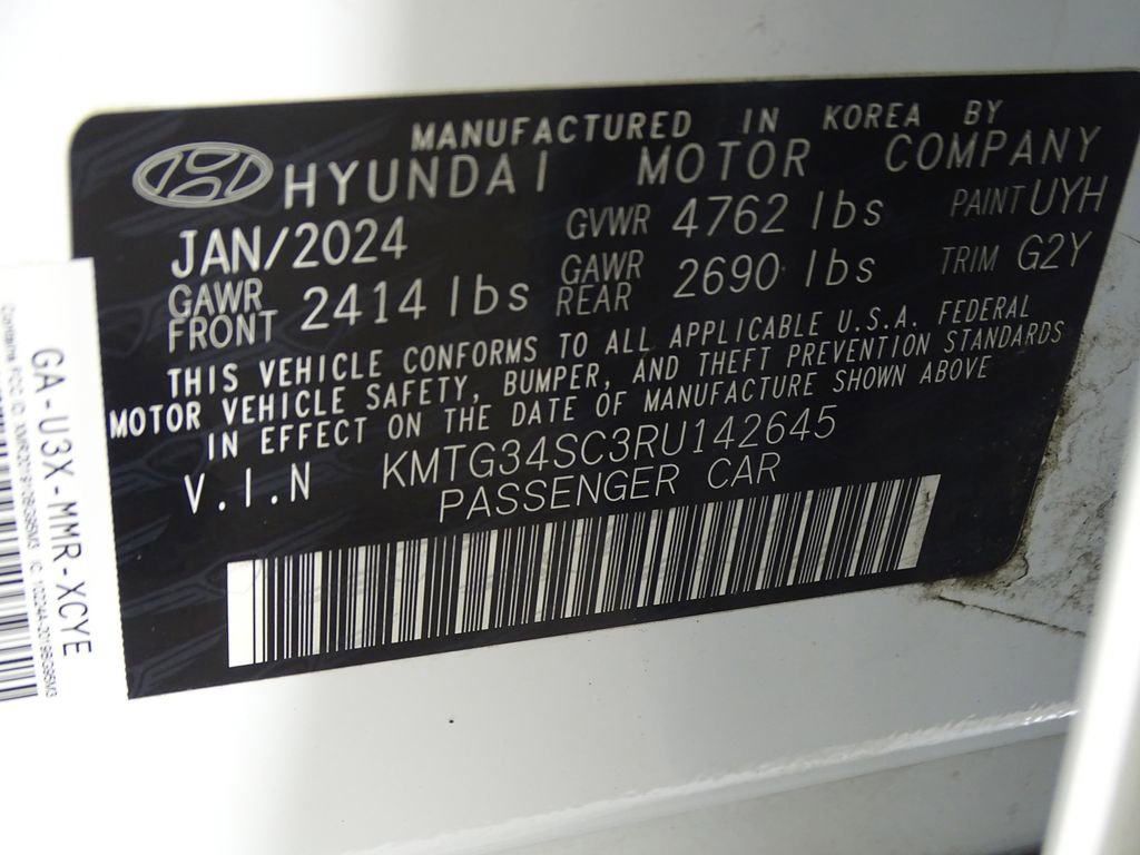 Used 2024 Genesis G70 2.5T image 22