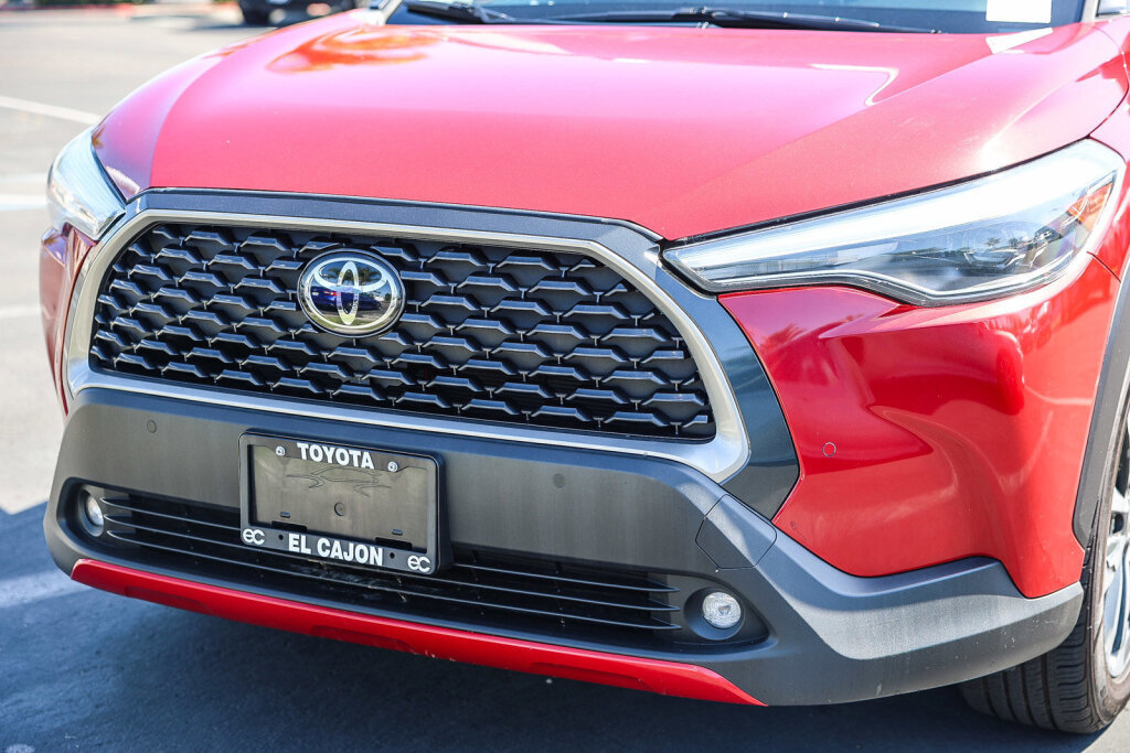 Certified 2022 Toyota Corolla Cross XLE w/ Convenience Package FWD image 21