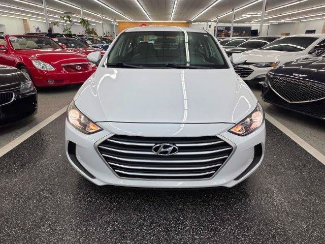 Used 2017 Hyundai Elantra SE FWD image 2