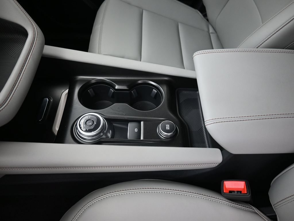 Certified 2025 Ford Explorer Active w/ Active Comfort Package RWD image 18