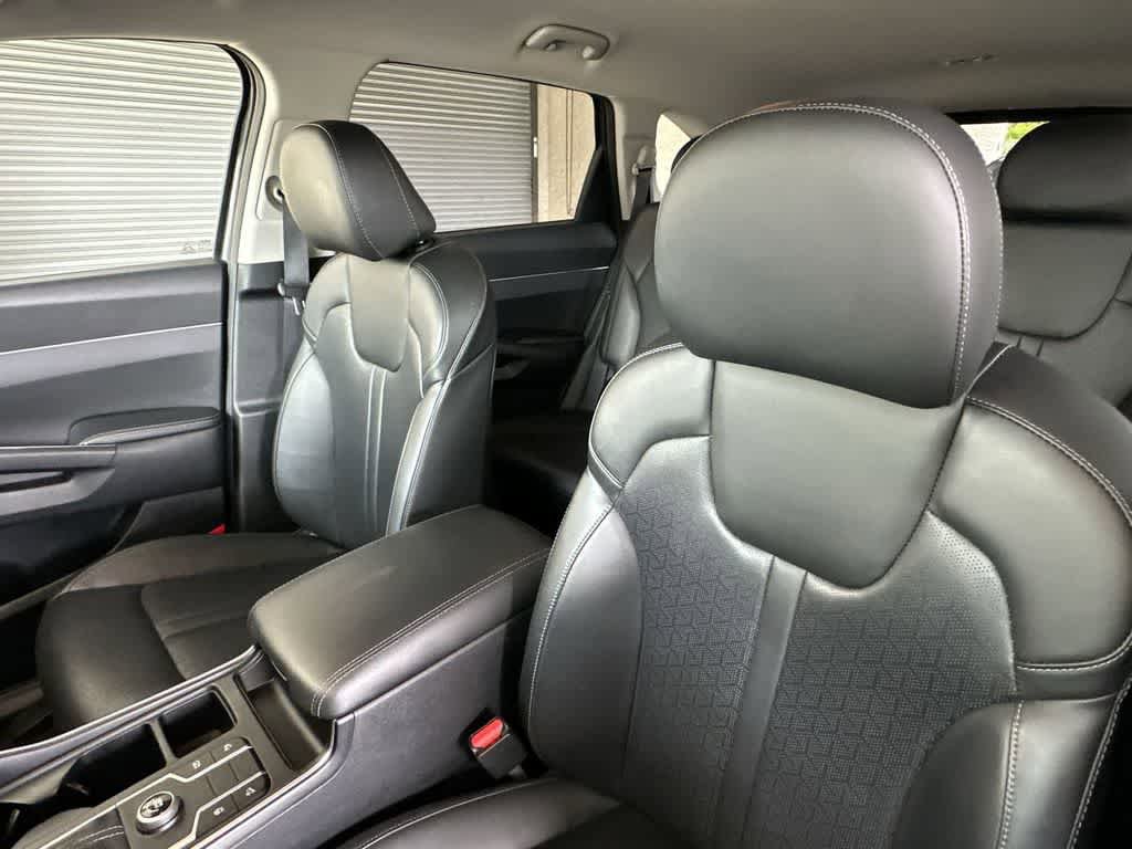 Certified 2023 Kia Sorento S FWD image 14