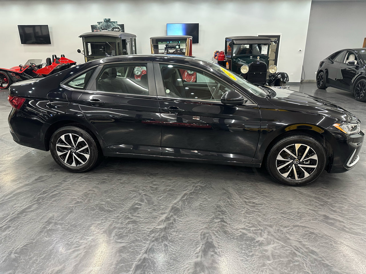 Used 2025 Volkswagen Jetta S image 4