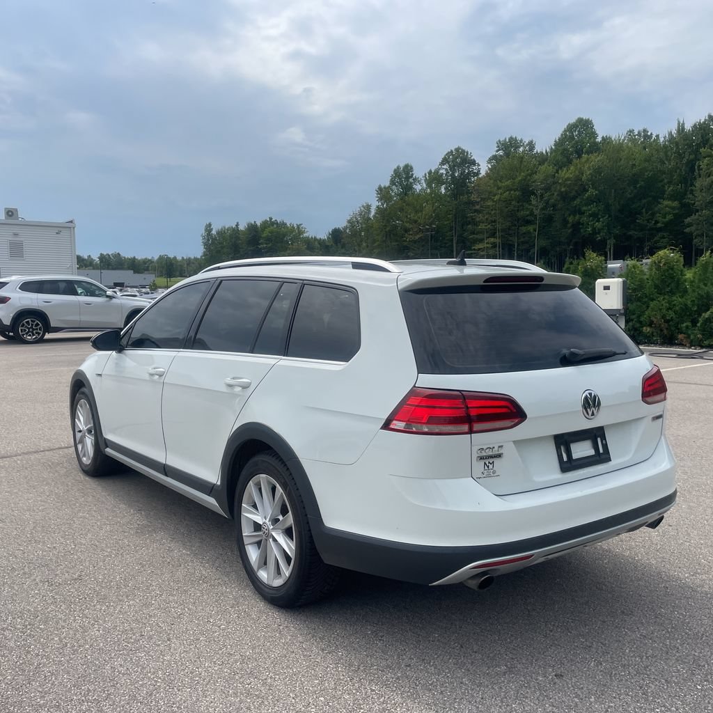 Used 2019 Volkswagen Golf Alltrack S AWD/4WD image 2