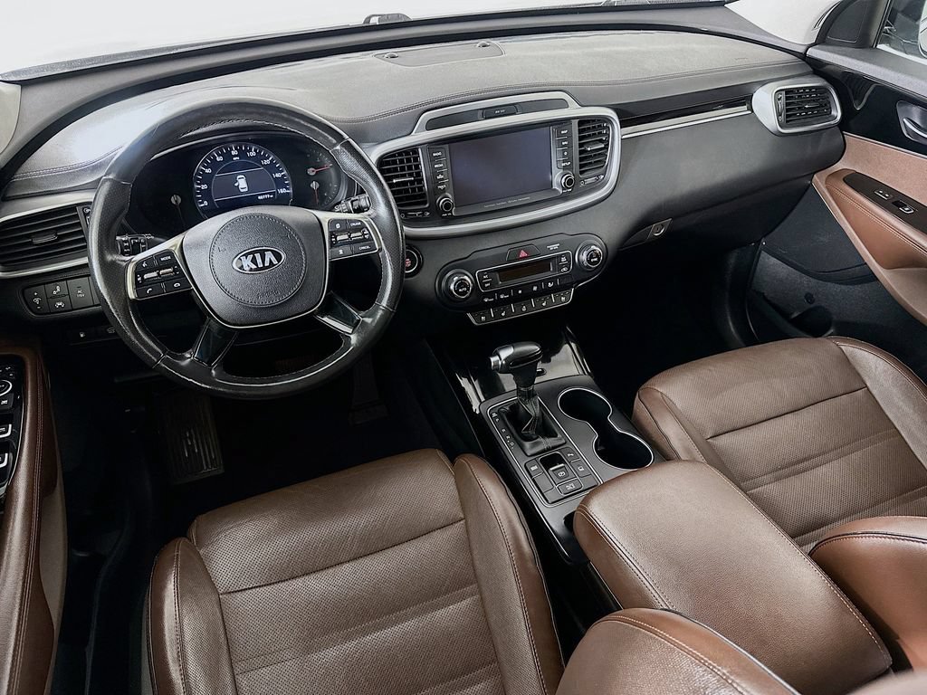 Certified 2019 Kia Sorento SX w/ SX Touring Package FWD image 32