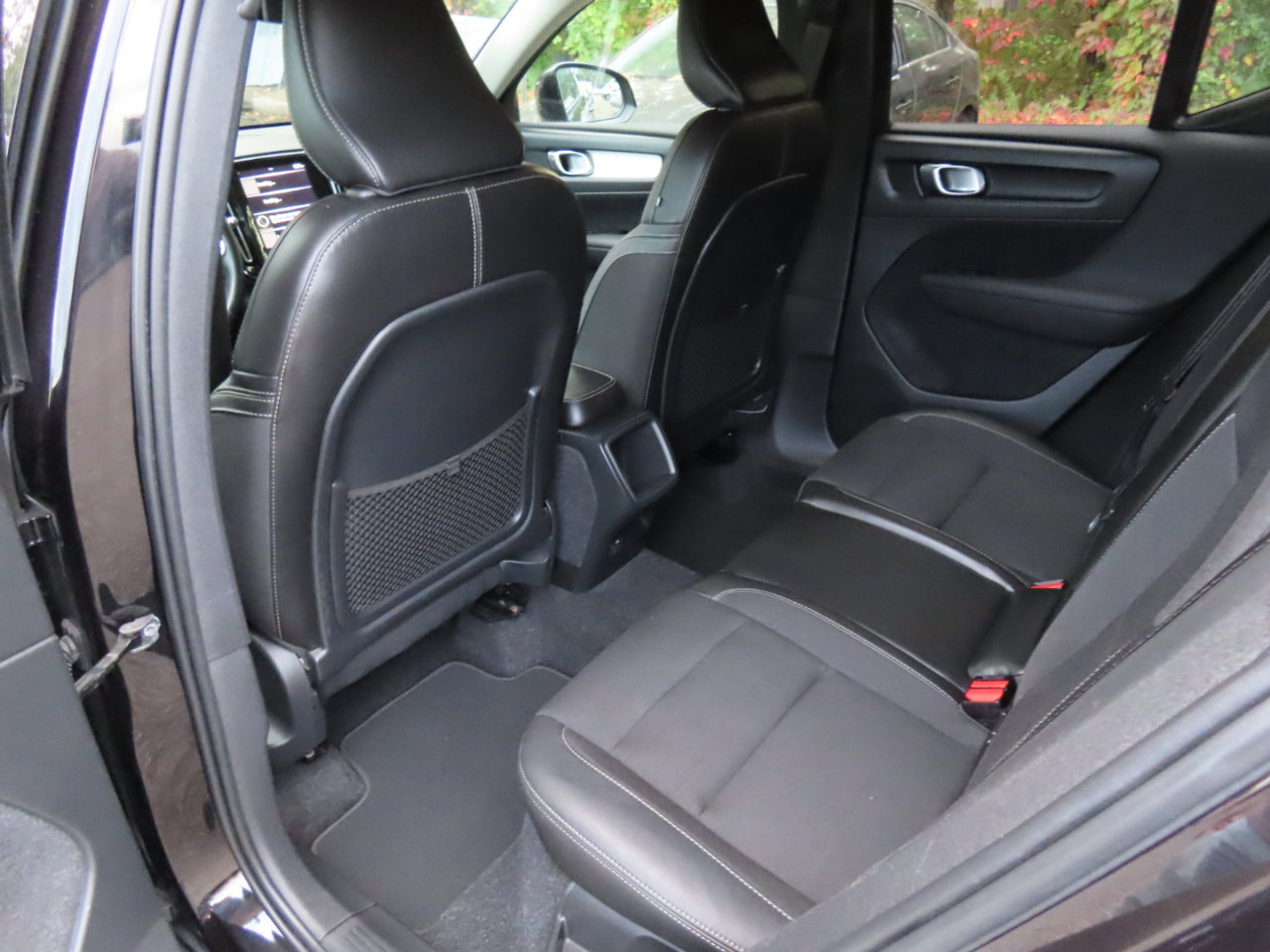 Used 2020 Volvo XC40 T5 Momentum image 9