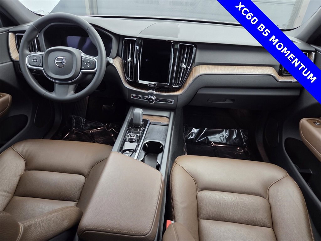 Used 2022 Volvo XC60 B5 Momentum image 27