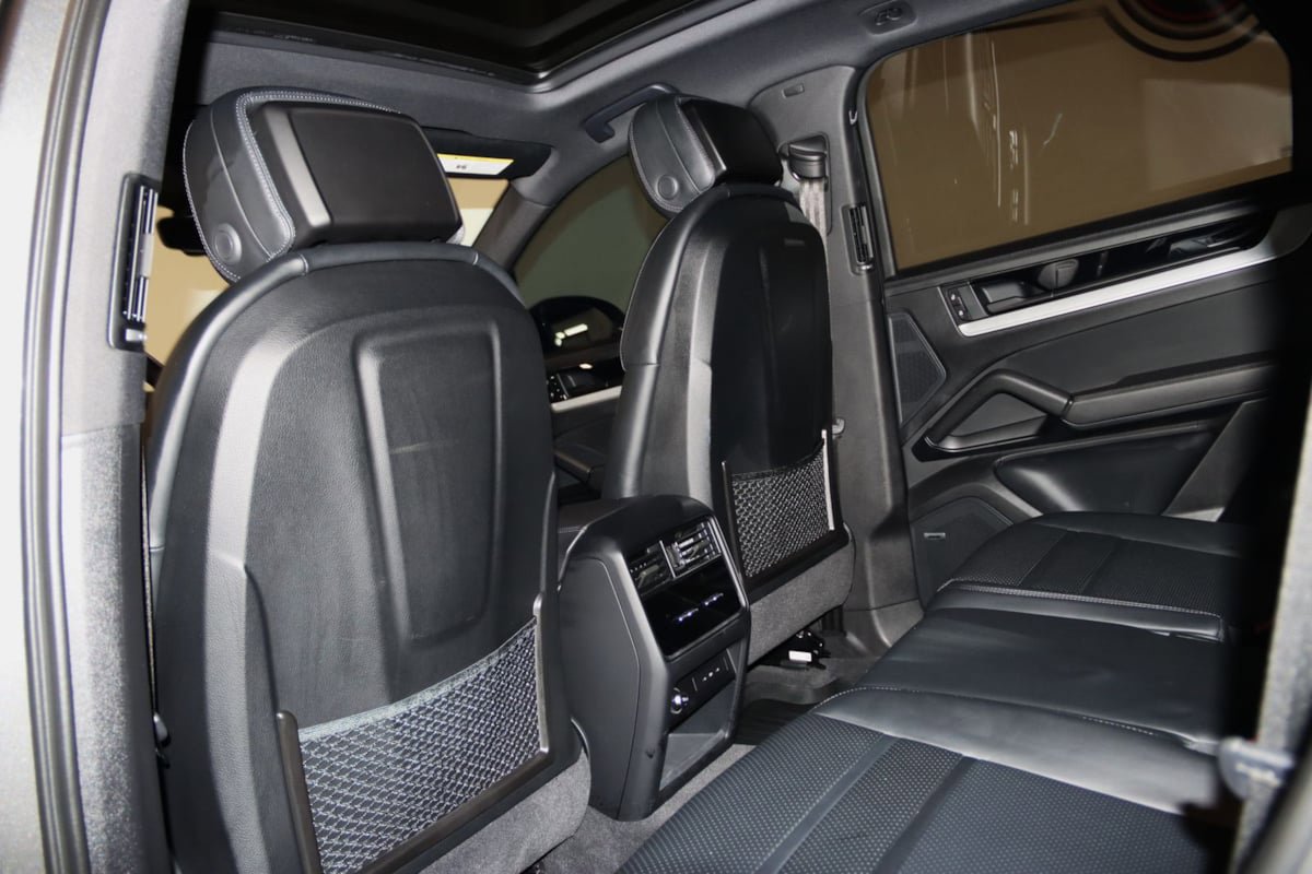 Used 2024 Porsche Cayenne image 64
