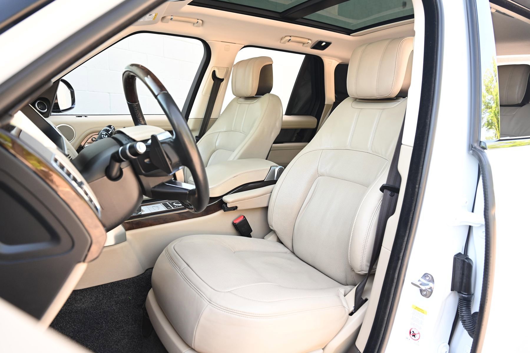 Used 2018 Land Rover Range Rover HSE AWD/4WD image 11