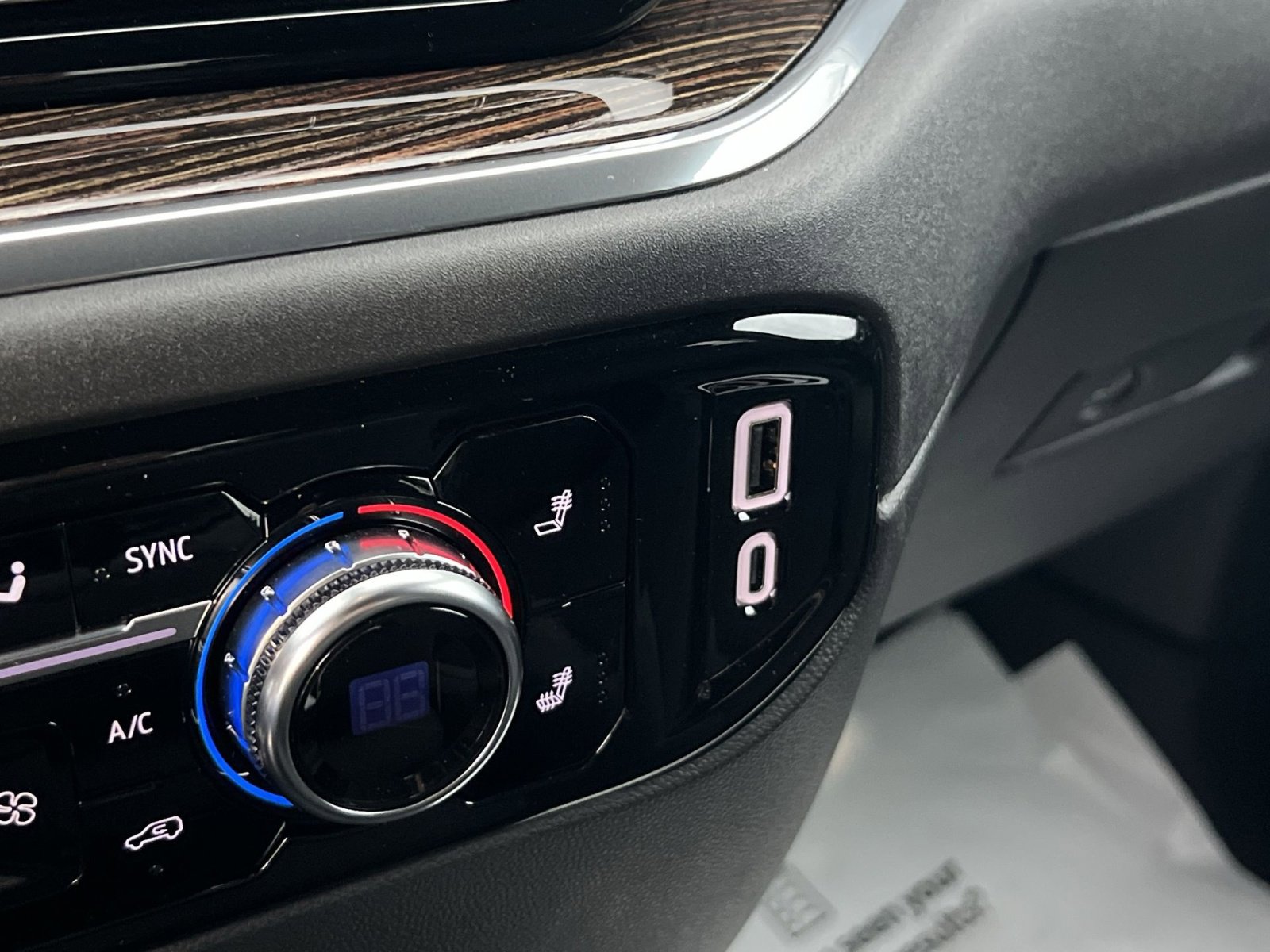 Used 2024 GMC Sierra 1500 Elevation image 31