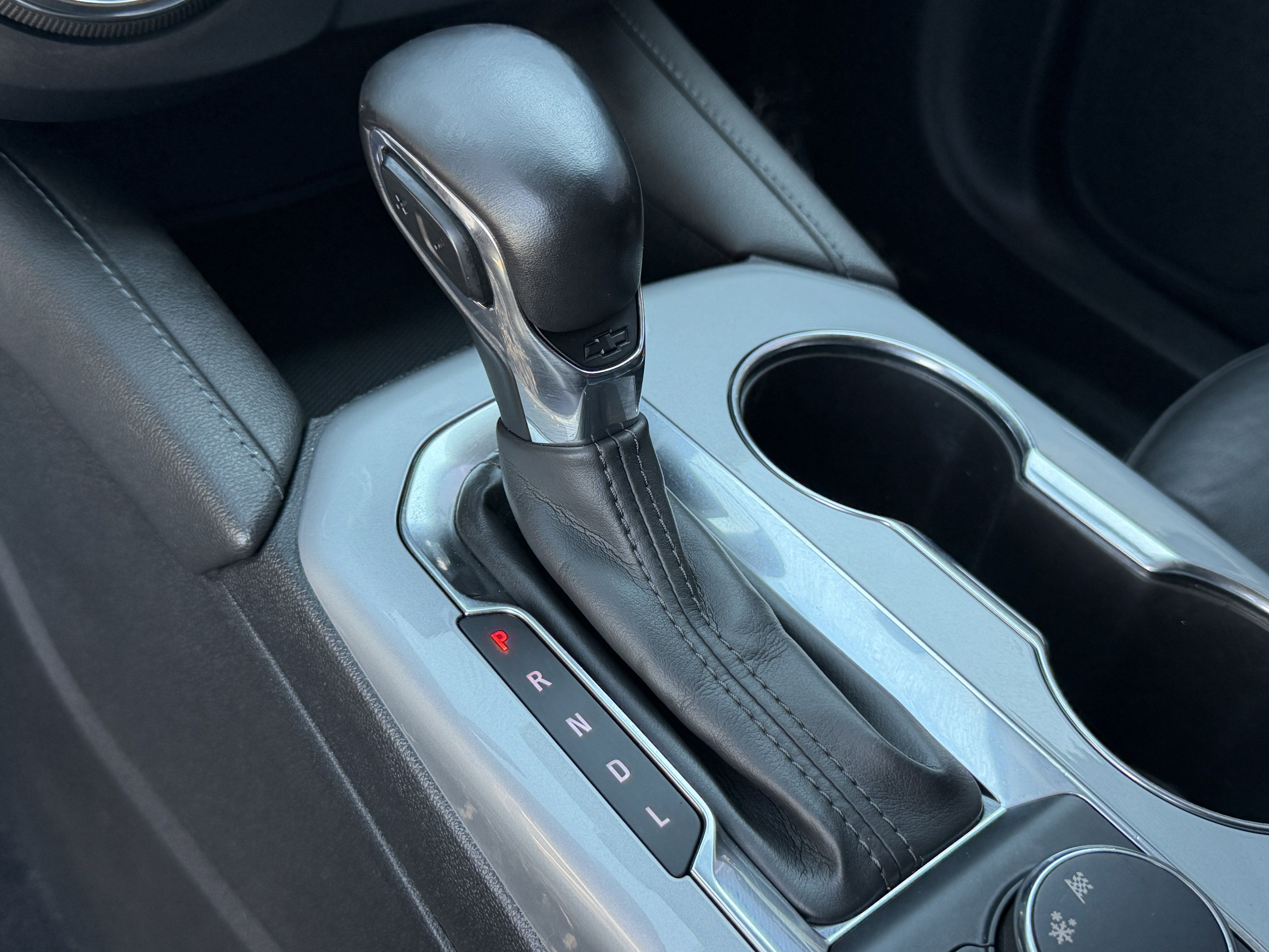 Used 2022 Chevrolet Blazer LT FWD image 23