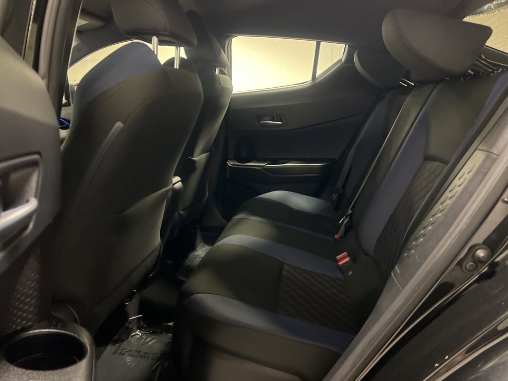 Used 2020 Toyota C-HR XLE image 9