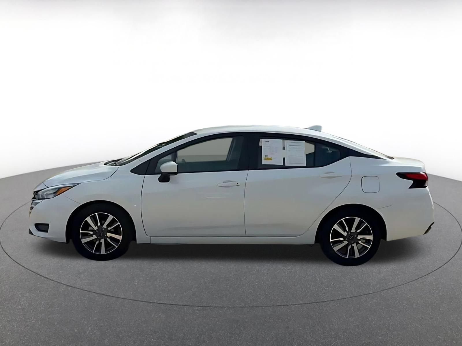 Used 2025 Nissan Versa SV FWD image 7