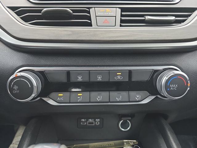 Used 2025 Nissan Altima 2.5 SV image 32