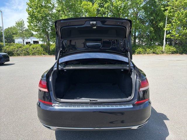Used 2021 Volkswagen Passat 2.0T SE FWD image 34