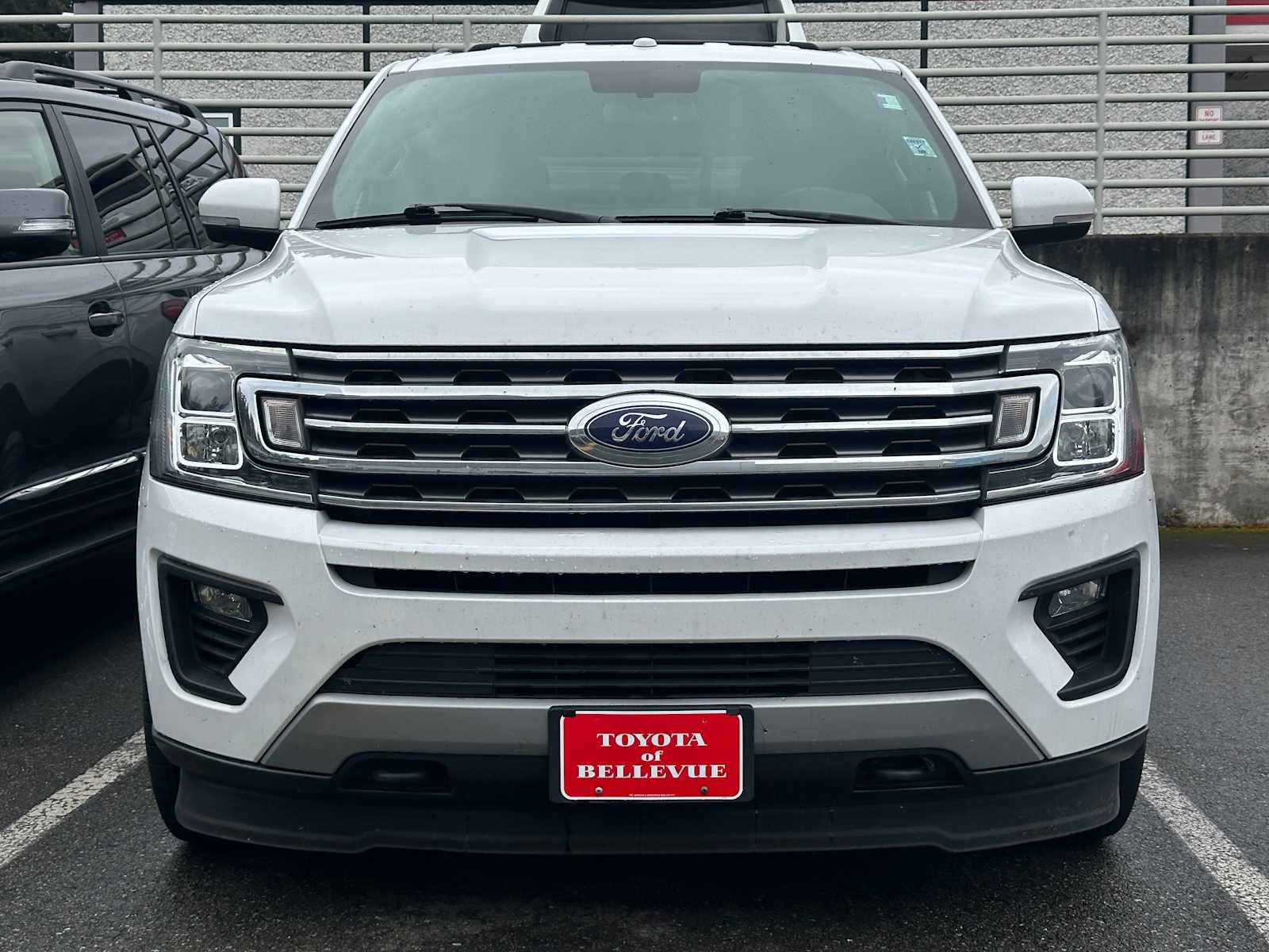 Used 2019 Ford Expedition XLT w/ Equipment Group 201A AWD/4WD image 2