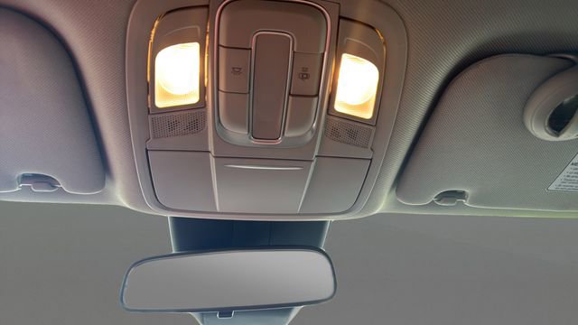 Used 2020 Hyundai Santa Fe SE image 29