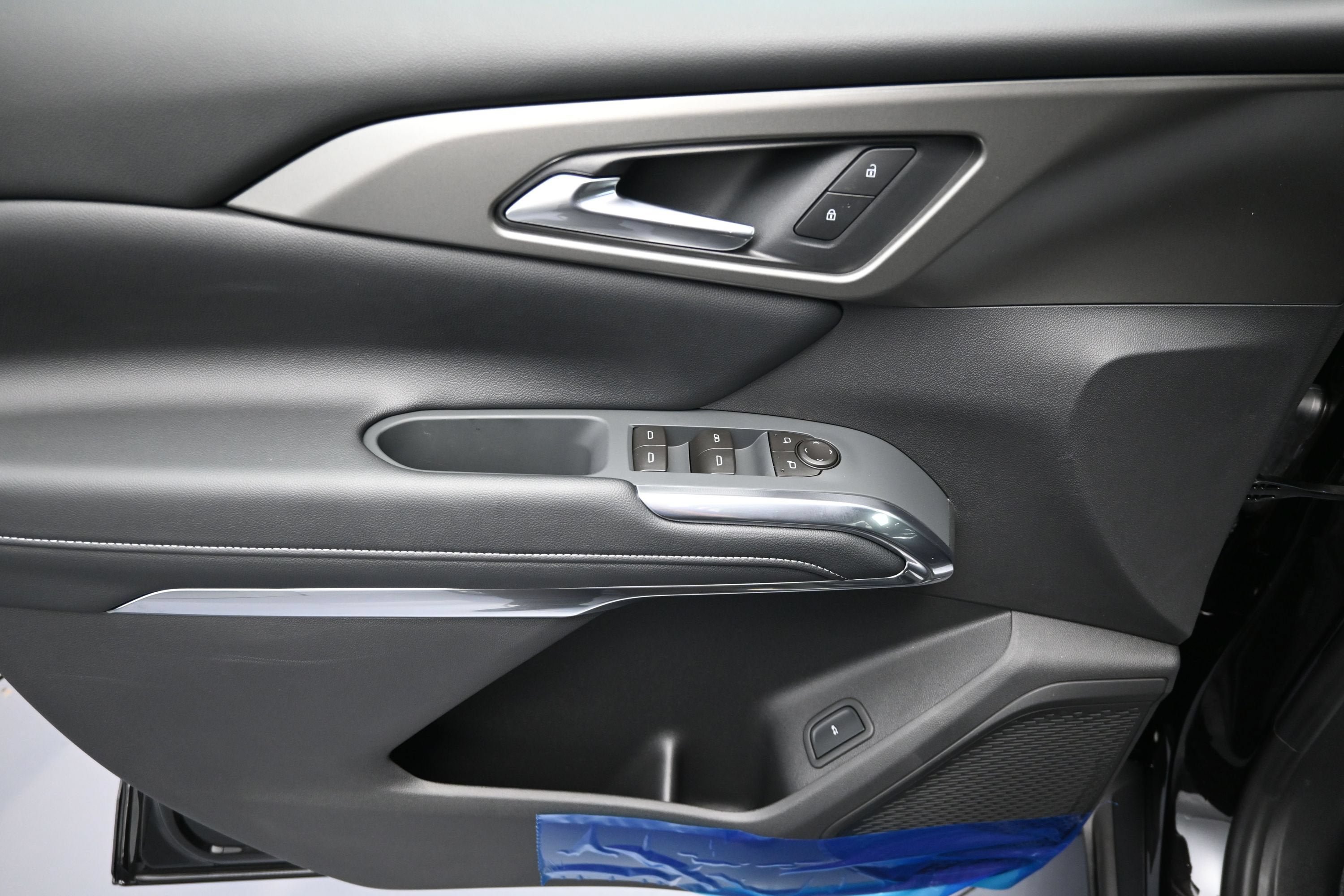 New 2027 Chevrolet Traverse LT FWD image 26